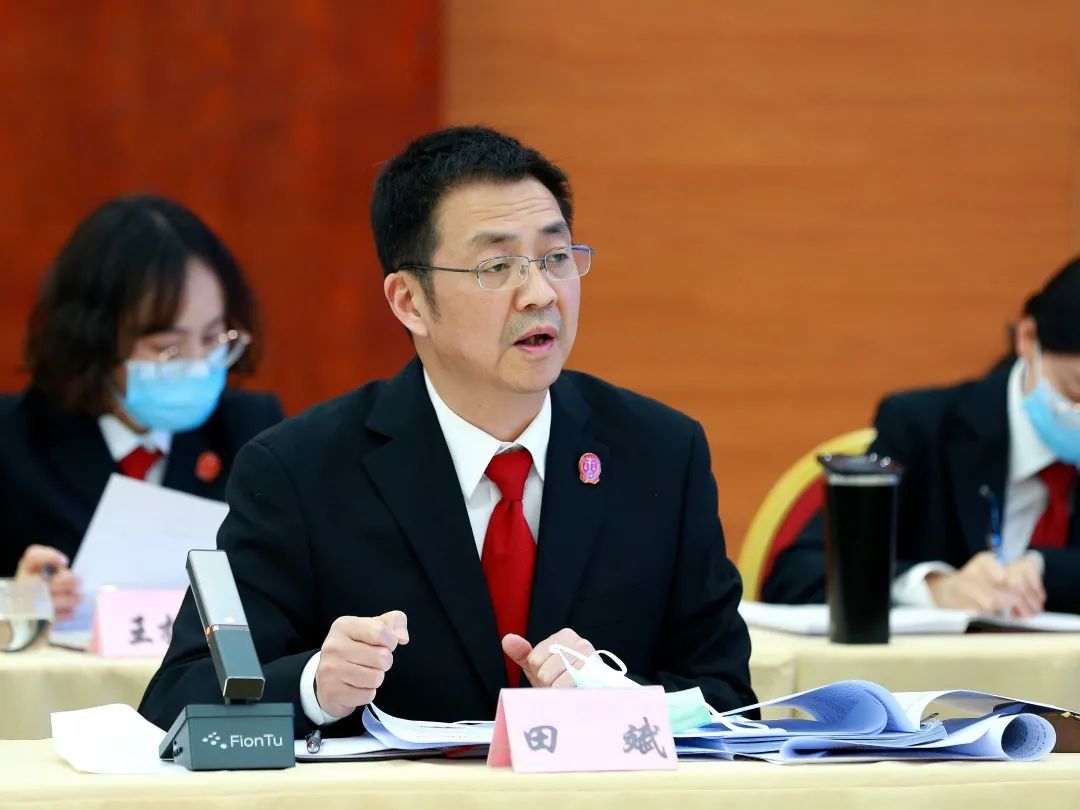 会上,立案庭庭长何振华宣读了《重庆市铜梁区人民法院加强诉源治理十