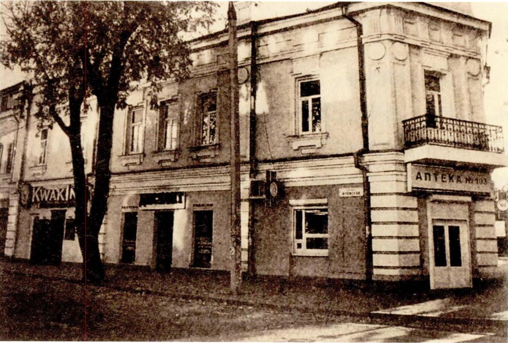 许白昊来到上海后,成为上海机器工会的会员,并加入了中国