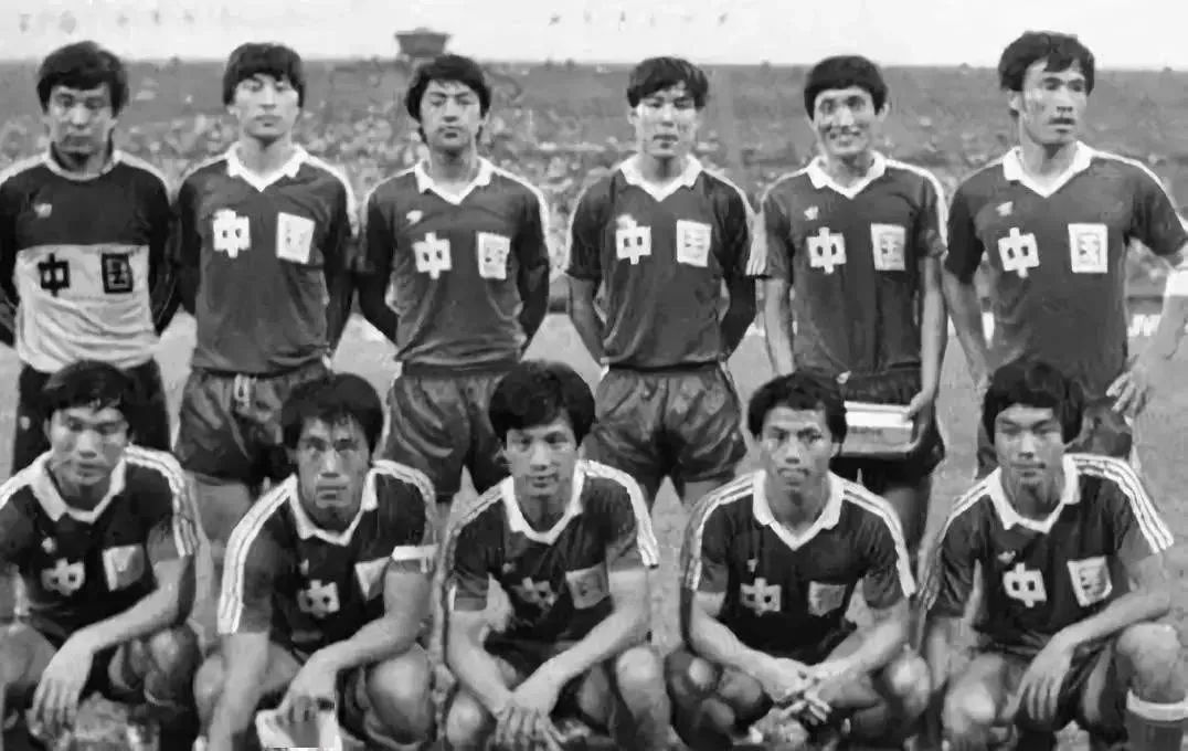 哪两届足球赛间隔12年,哪两届足球赛间隔12年举办