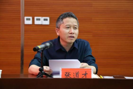 赤壁法院向党外人士通报年度工作情况