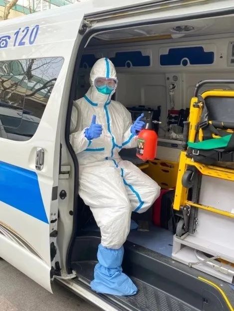 疫情下的青年急救医生记上海120的新生力量
