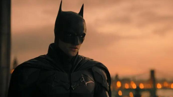 《新蝙蝠侠》，打得过诺兰版？