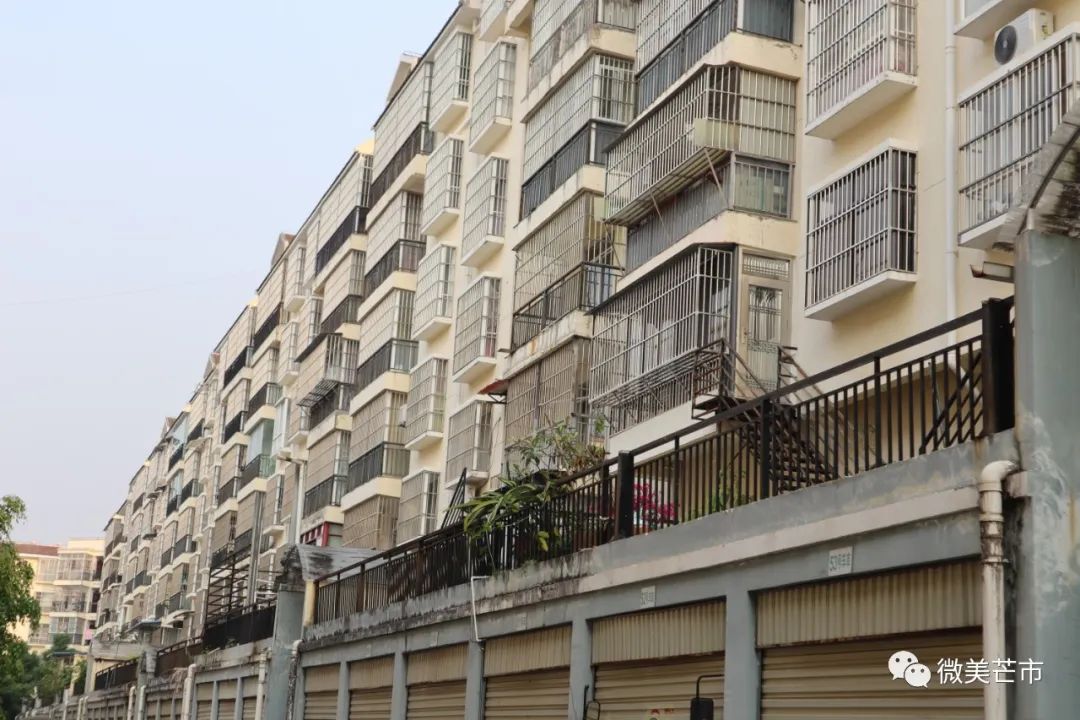 拆!拆!芒市园丁小区违建全部拆除啦!