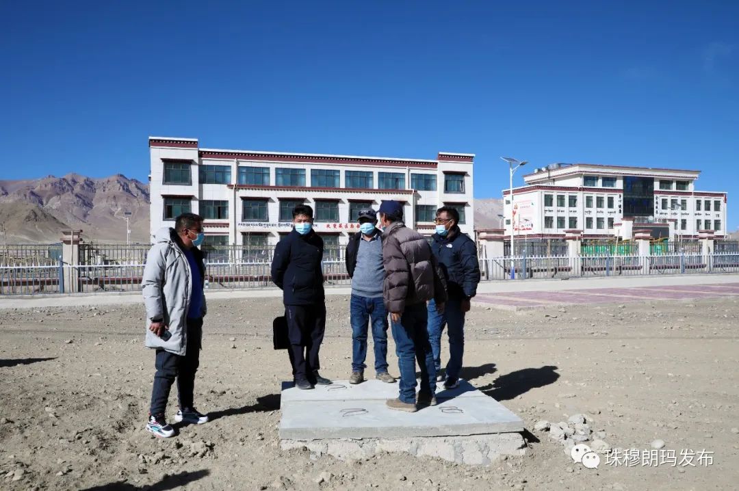 这是定日县扎果乡中心小学教学楼.定日融媒记者 普布 摄