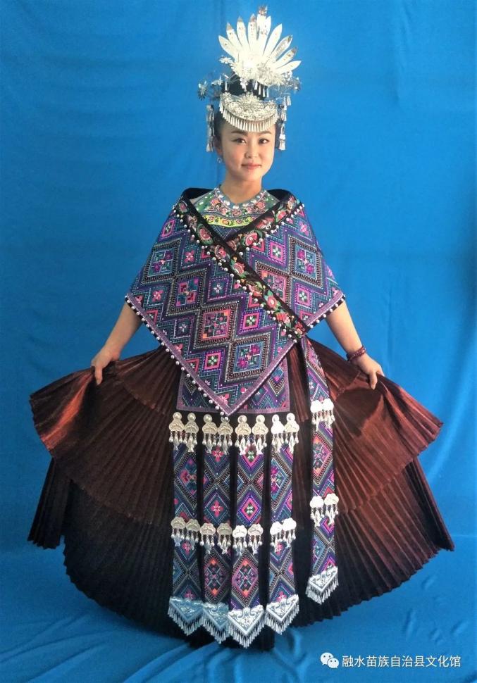 她真的很美融水苗族自治县文化馆女性艺术作品线上展
