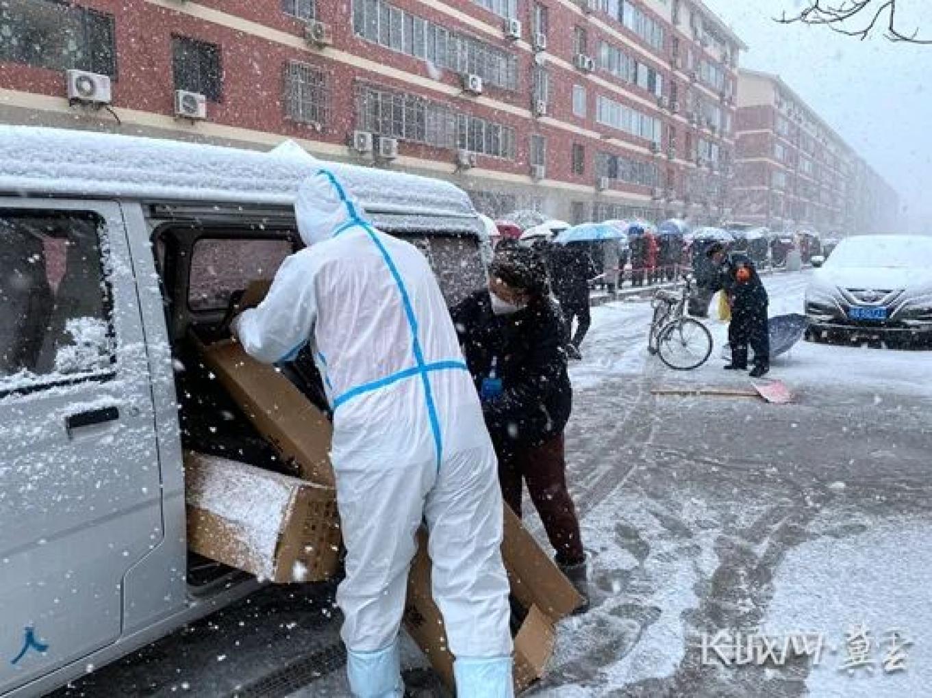 战疫情廊坊市雪中抗疫筑起独特风景线