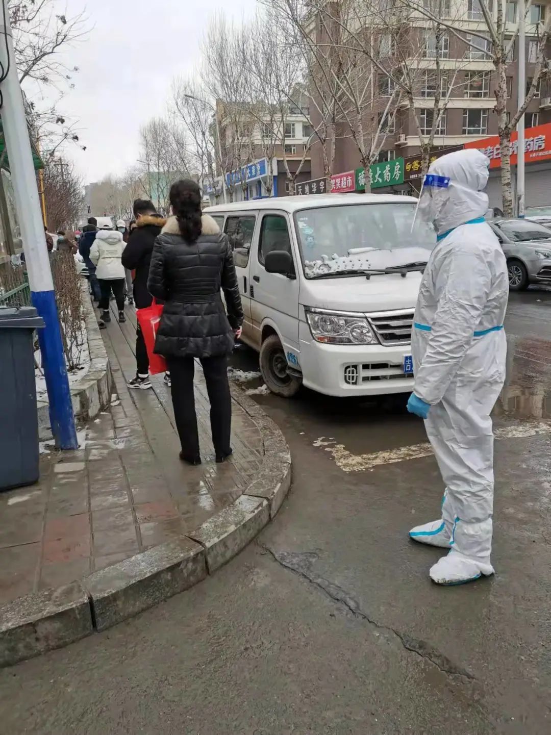 吉林省圖書館志願者第一梯隊到達長春市二道區榮光街道辦事處,和文旅