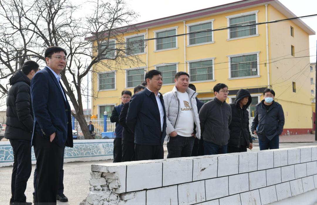 县委书记李春到七间房乡和雄州镇进行现场督导调研