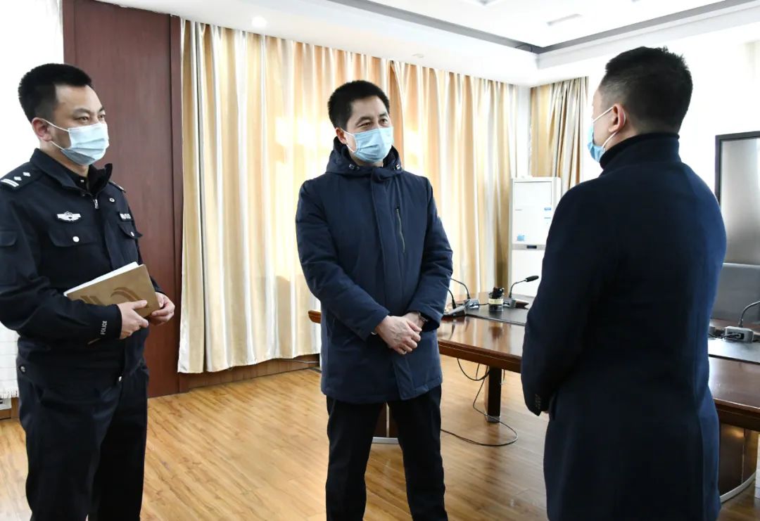 陈伟宏同志四不两直实地督导检查疫情防控工作