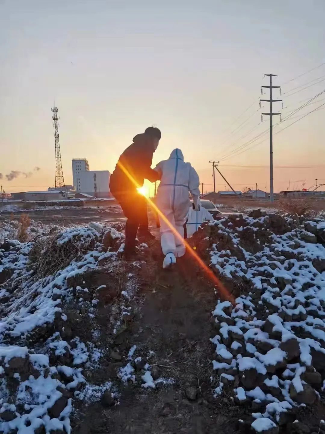 图说逆风而行的中捷人