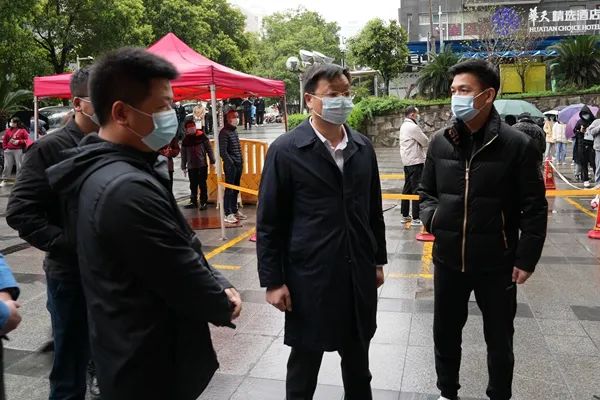 周志军带队督查疫情防控工作