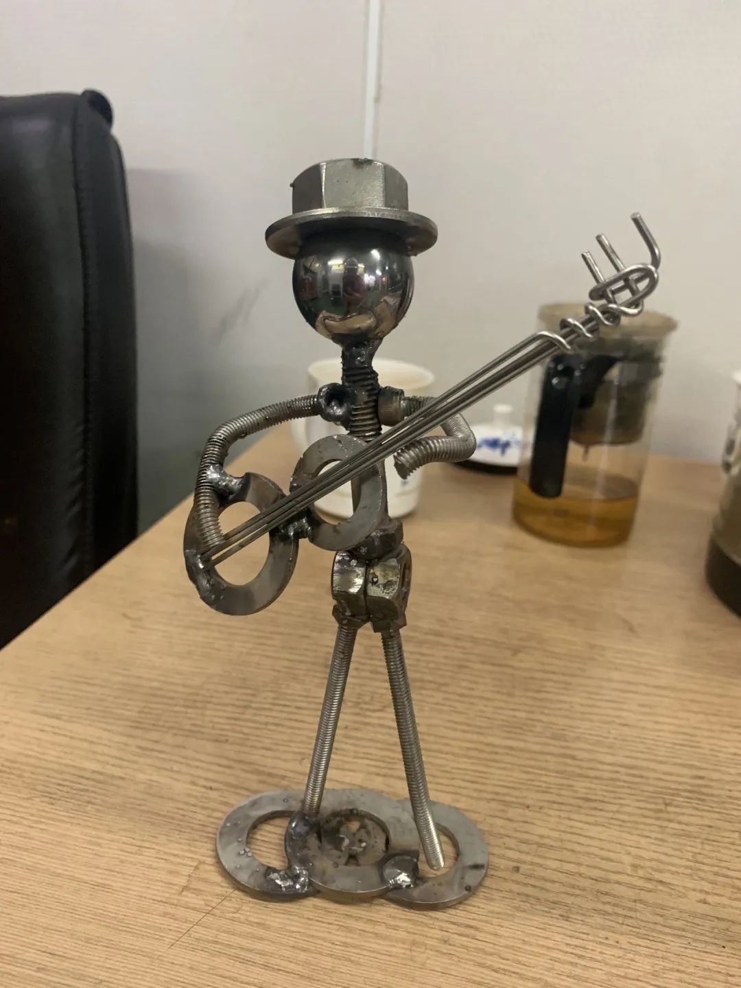 同事抢着要!原来专注"废品"的他是在