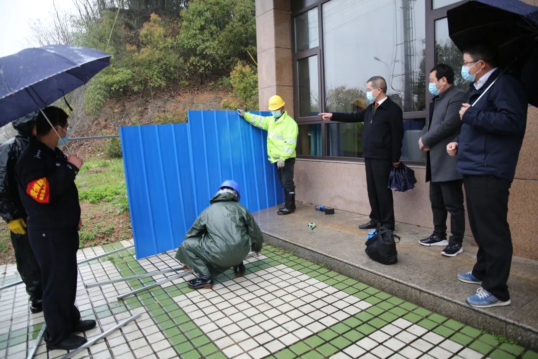 严立新督导石岭社区疫情防控工作