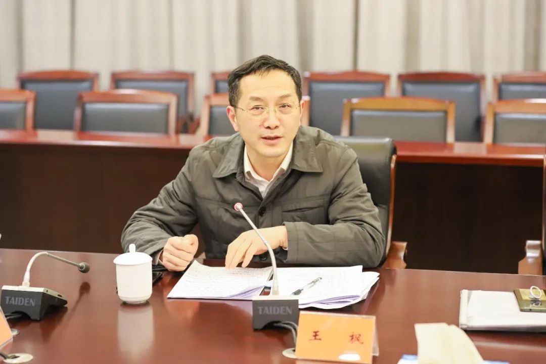 吴巍,九三学社市委会主委高东,市工商联党组书记王枫,市新联会会长