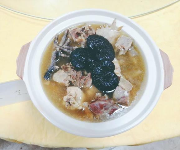 学会中医第三届浙江省十大药膳灵芝鸡