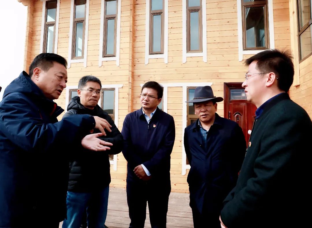 袁浩宗尼玛才仁到称多县调研生态畜牧业工作