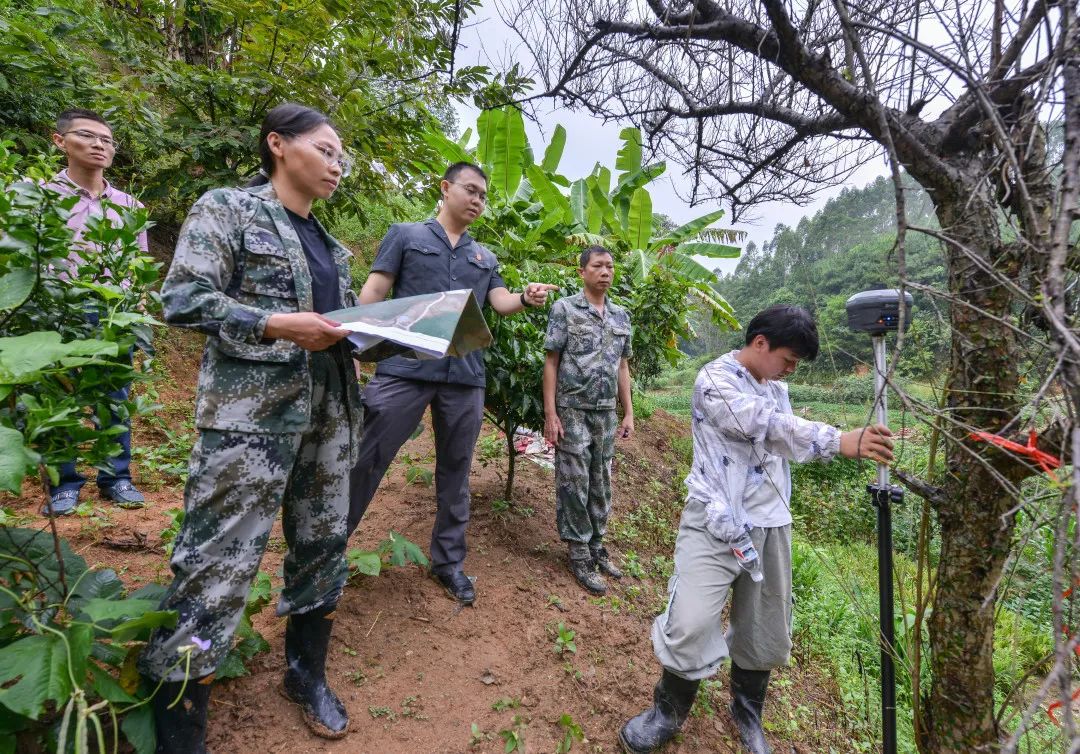 榜样陈龙江法官被授予南宁市民族团结进步创建五比五争活动模范个人