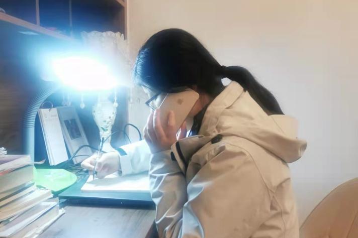 高翠萍,女,中共党员,34岁,安义中学心理健康中心的心理教师.