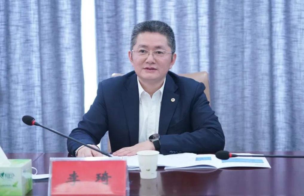 抢鲜看李琦拜会武汉市青山区委书记化工区党工委书记管委会主任苏霓斌