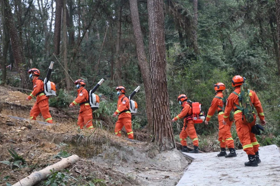 森林草原防火季重慶駐防隊伍加強練兵備戰積極構建全員防全面控的新