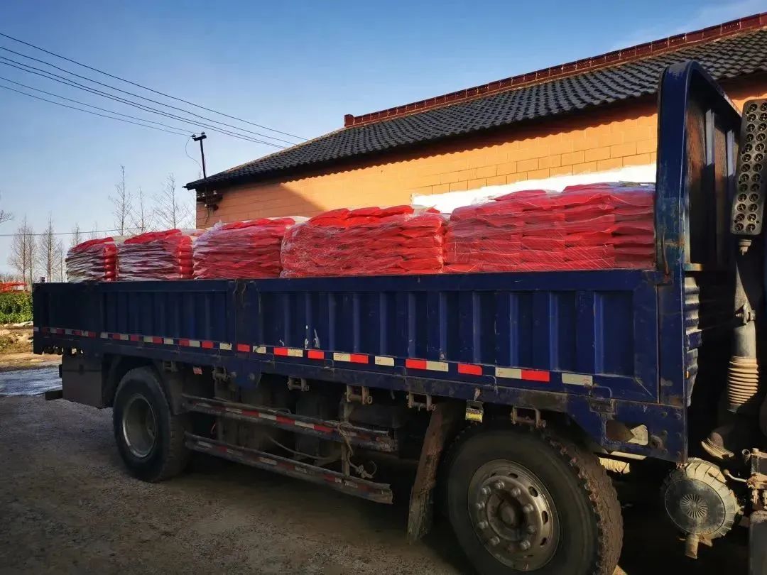 10卡车大米来了满满是崇明人的温情