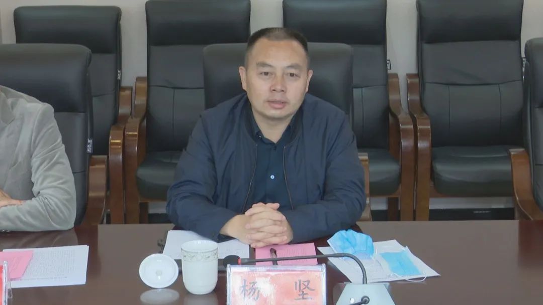 杨坚表示,贵州中医药大学专家团队对紫云医疗事业发展的精心指导,更加