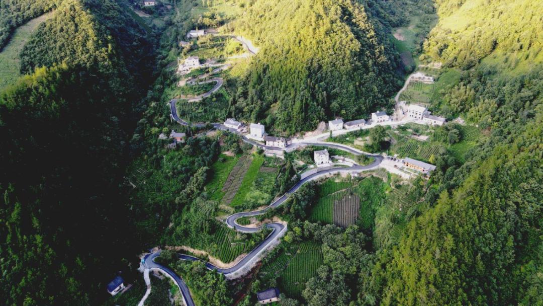 神农架乡村游木鱼镇木瓜园乡旅村落