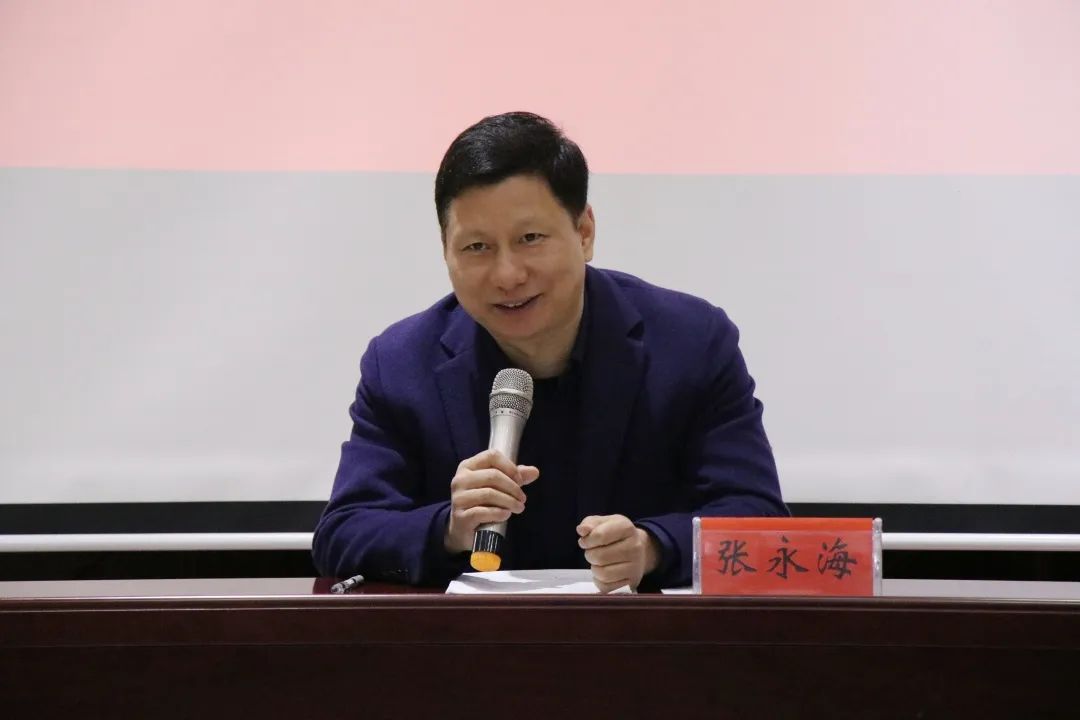 最后,党组书记,院长张永海就辩手们的表现给出了中肯的评价和提升改进