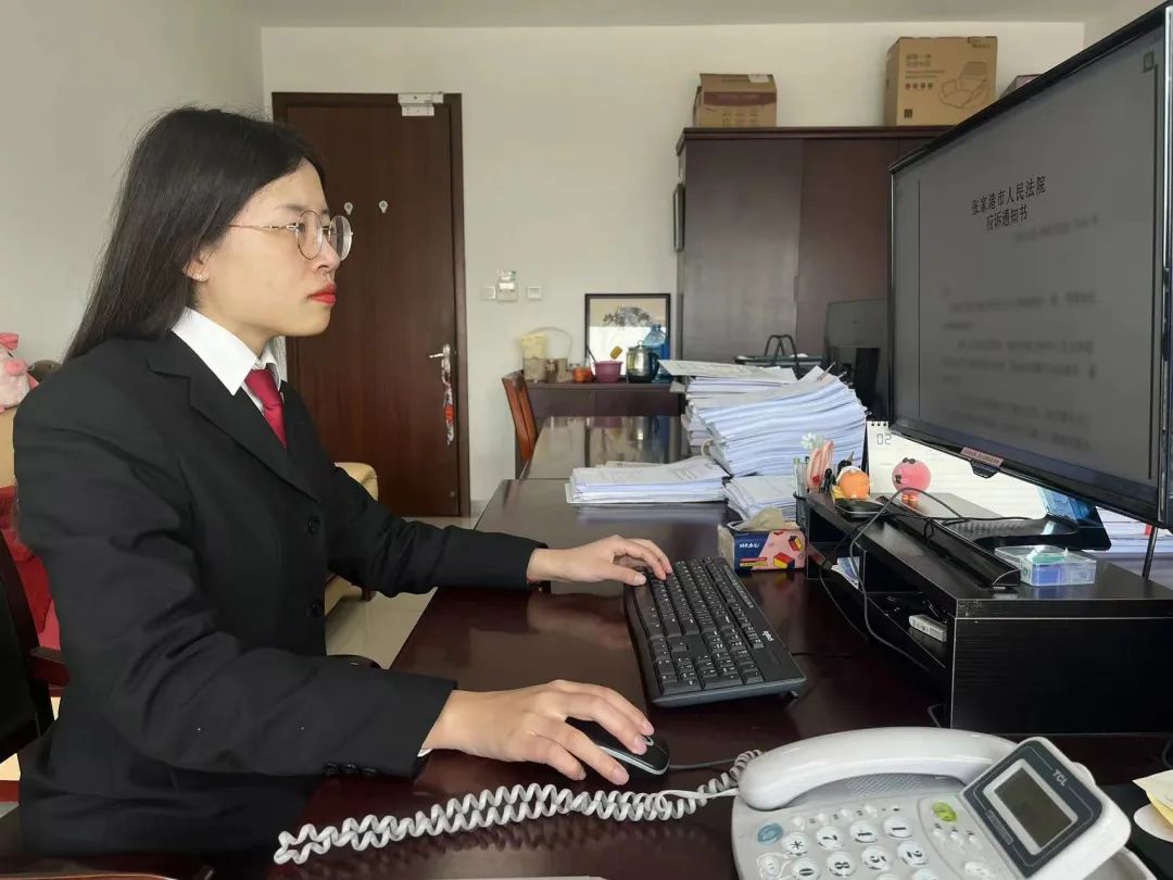 传票以及一个情况说明(告知权利,开庭时的防疫要求,承办法官,办公室