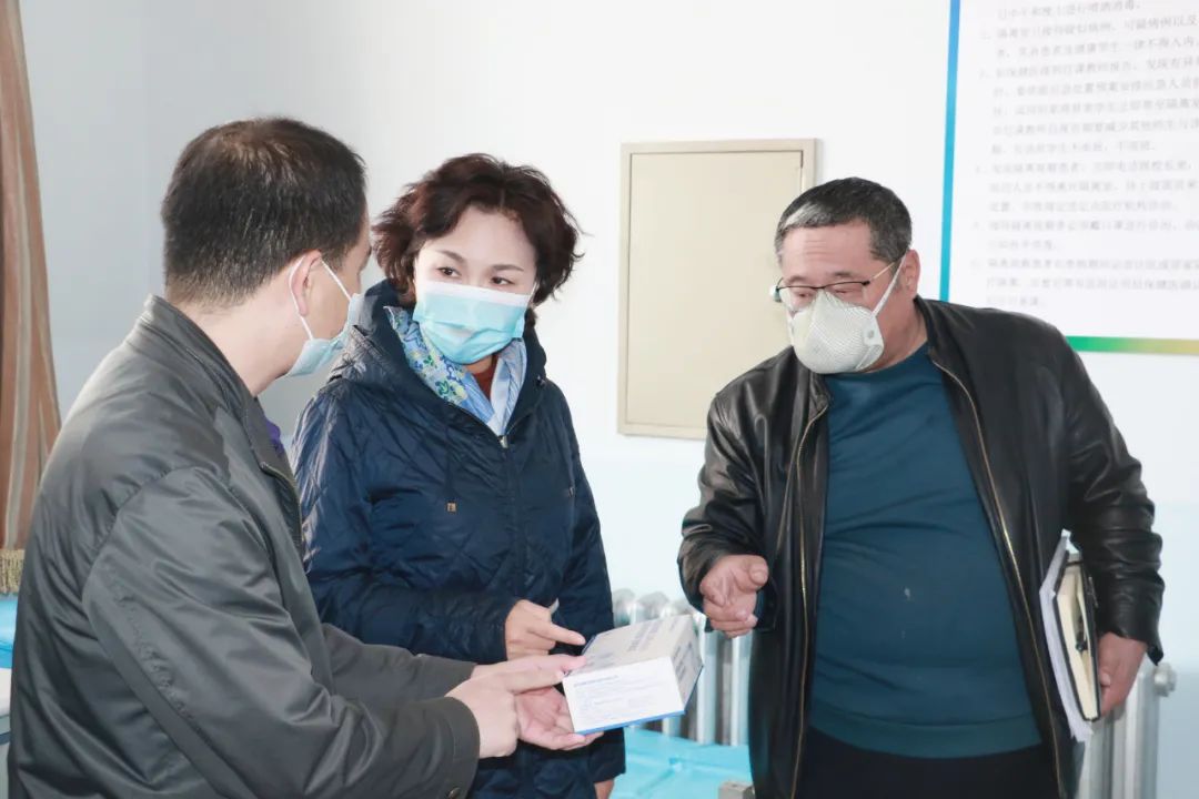 李春燕调研我县学校疫情防控及复课工作时强调进一步细化完善应急预案