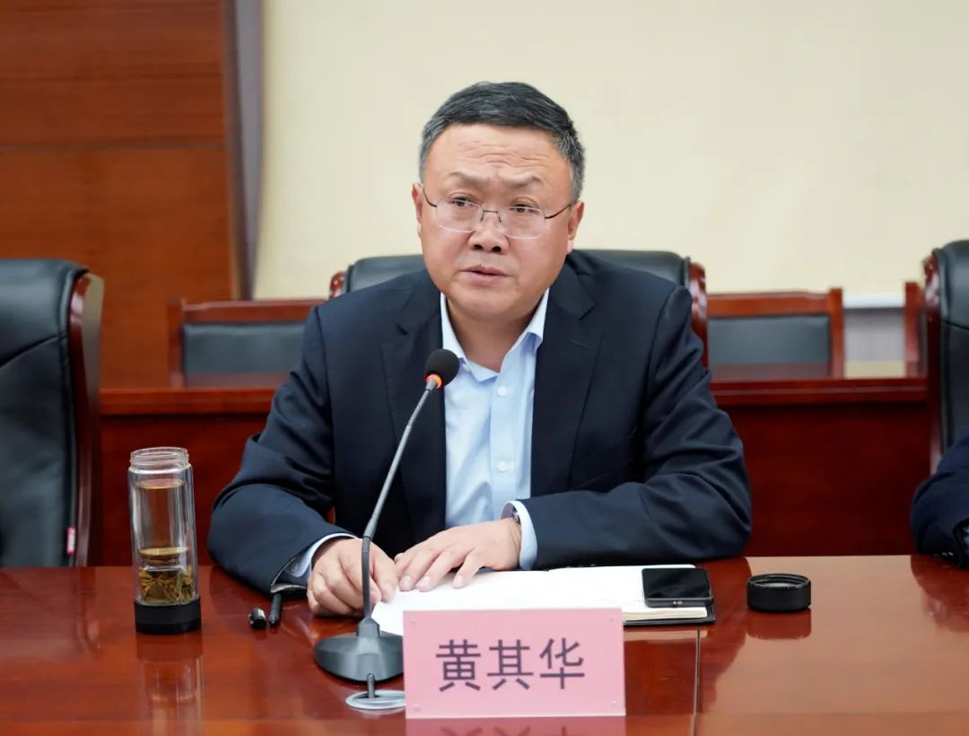 县长程玉峰出席5g智慧城市战略合作签约仪式