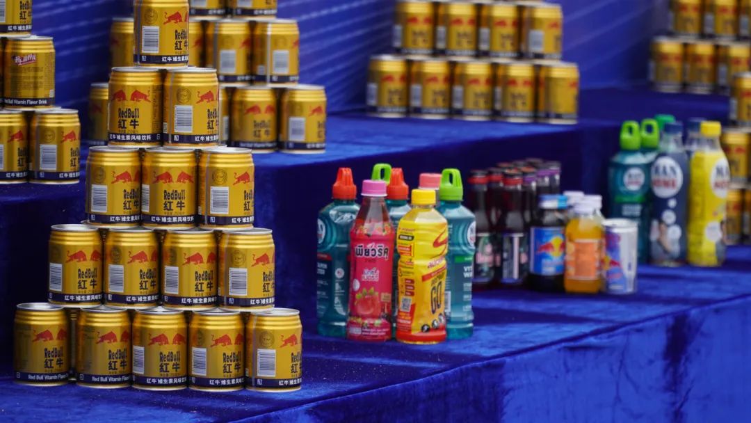 集团创始人在海南创立了中国的第一个工厂——海南红牛饮料有限公司