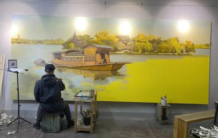 1米,历时两个多月完成的"南湖红船",即将送往杭州萧山国际机场,悬挂在