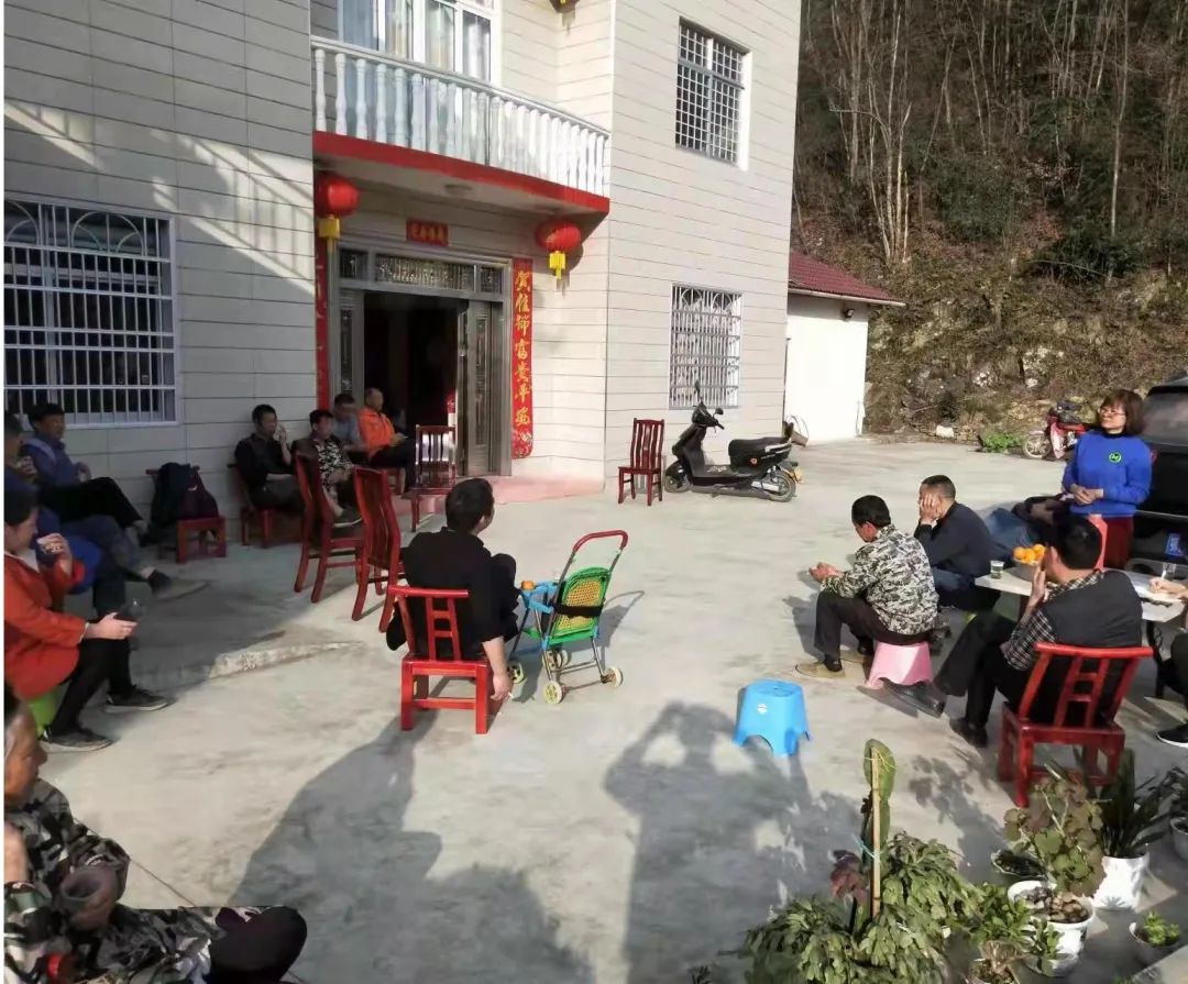 【向人民述职】贺家坪镇"四服务"解难题