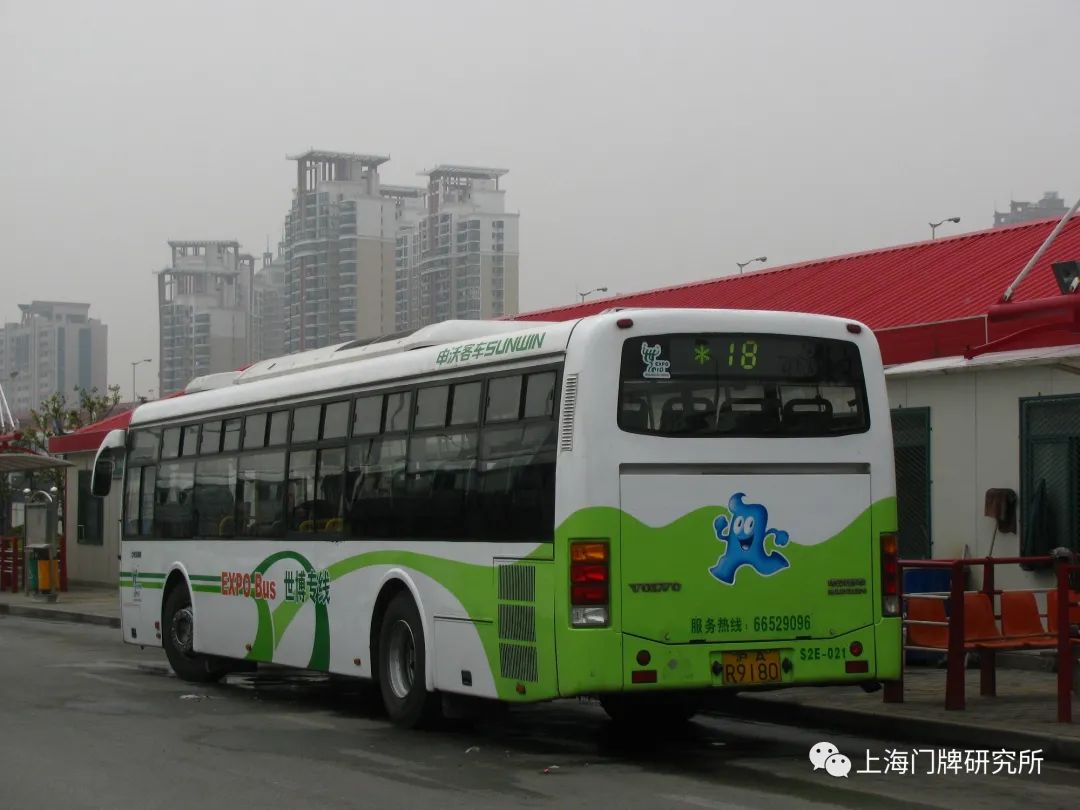 18路swb6120v3(s2e)型客车,南浦大桥沪军营路(魏家钧 摄)18路swb6120