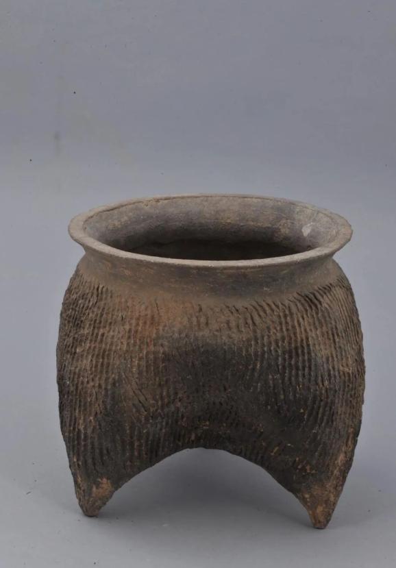 庆阳市博物馆精美文物丨周代绳纹灰陶鬲