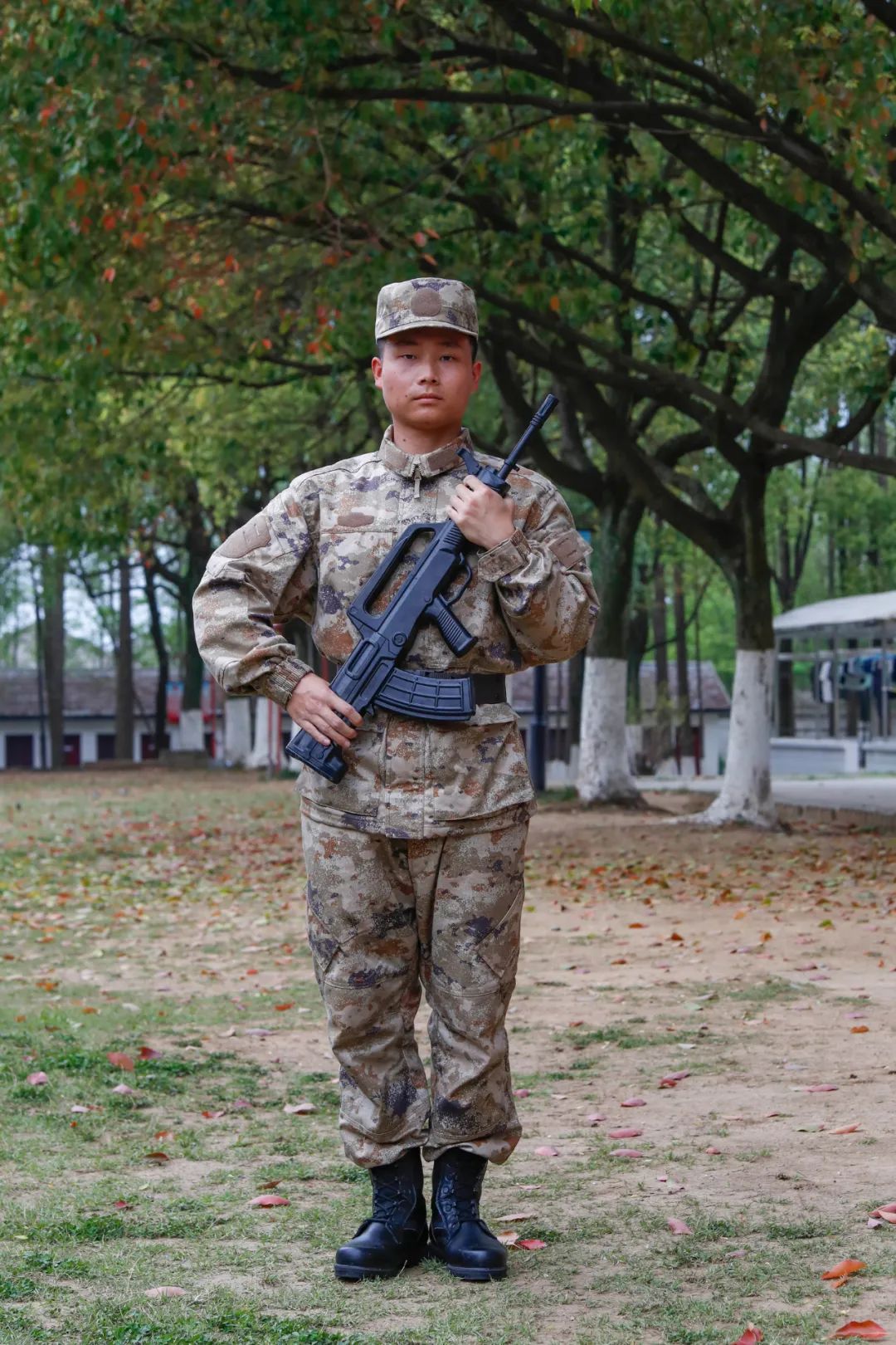 出生,广西南宁人,2018年第一次入伍,曾服役于陆军第七十五集团军某旅