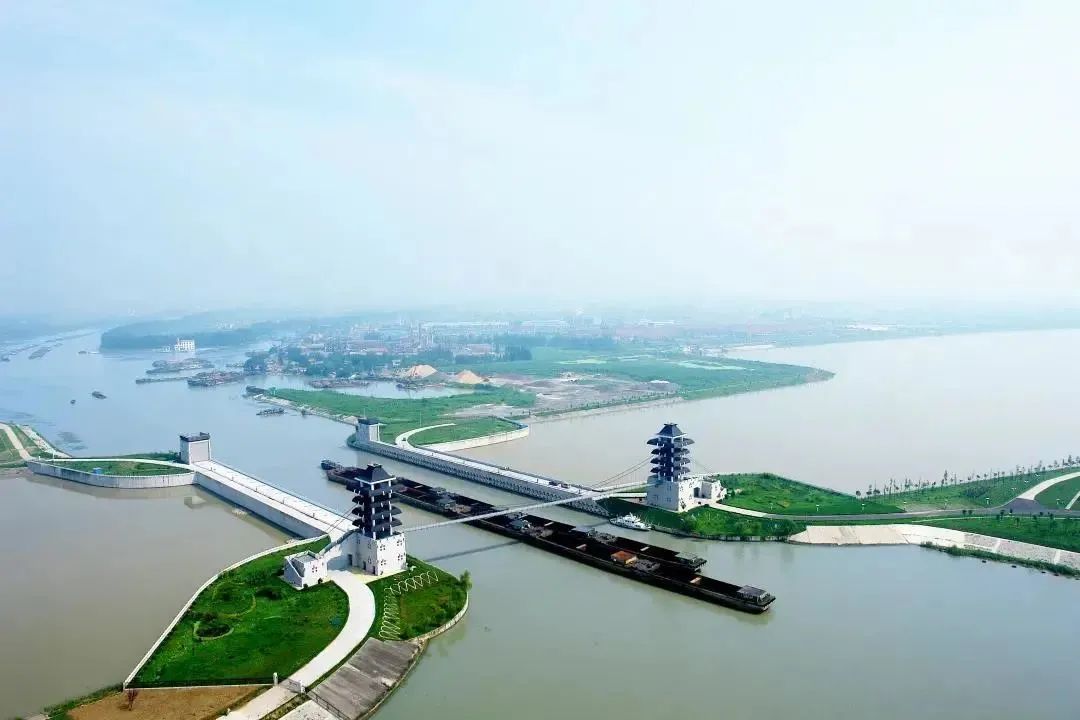 168公里长的苏北灌溉总渠,是淮河的重要入海水道.