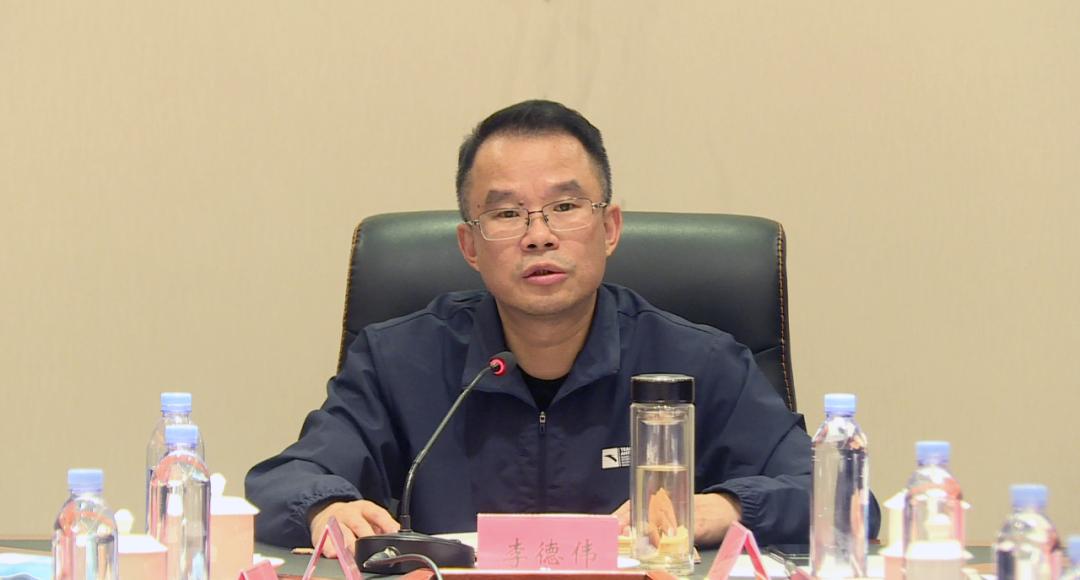 李德伟主持召开全县疫情防控应急处置指挥部工作调度会