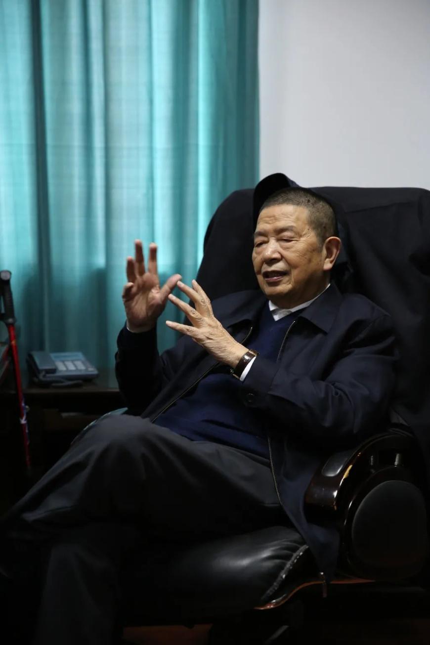 中国人饭碗里的粮要有属于自己的好品种荣廷昭