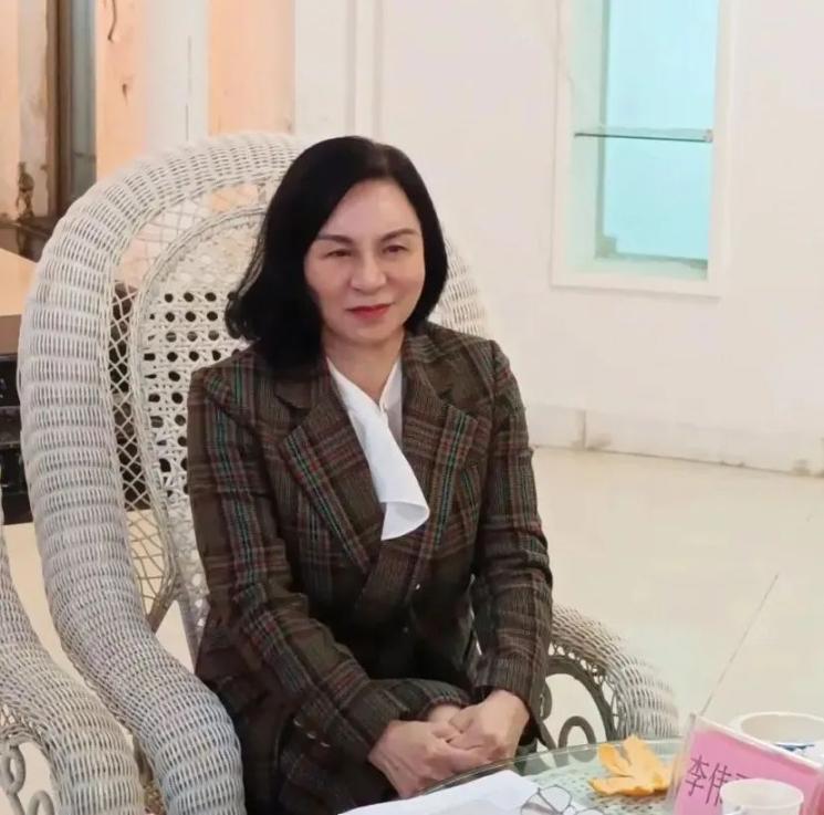 市人大副厅级领导干部李伟平市人大城建环资委主任黄