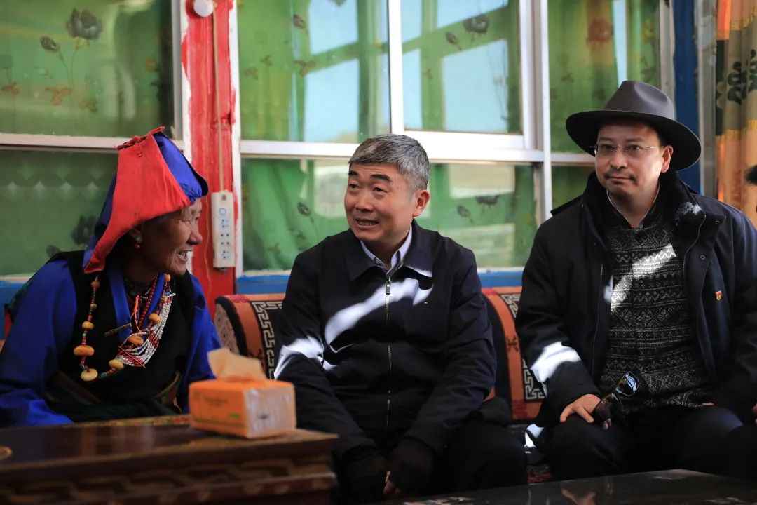 孟文海走访防返贫监测户并调研乡村振兴工作