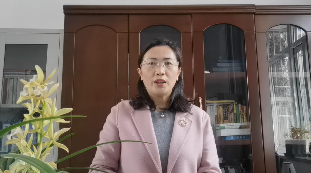 云龙区教师发展中心主任朱晓梅表示,数据显示,通过"云码云学"参与线上