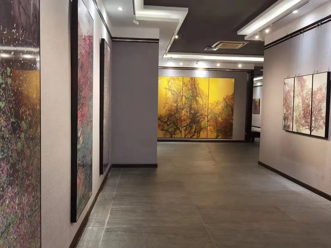 画展将持续至4月20日,感兴趣的市民游客可关注柳州画院官方微信公众号
