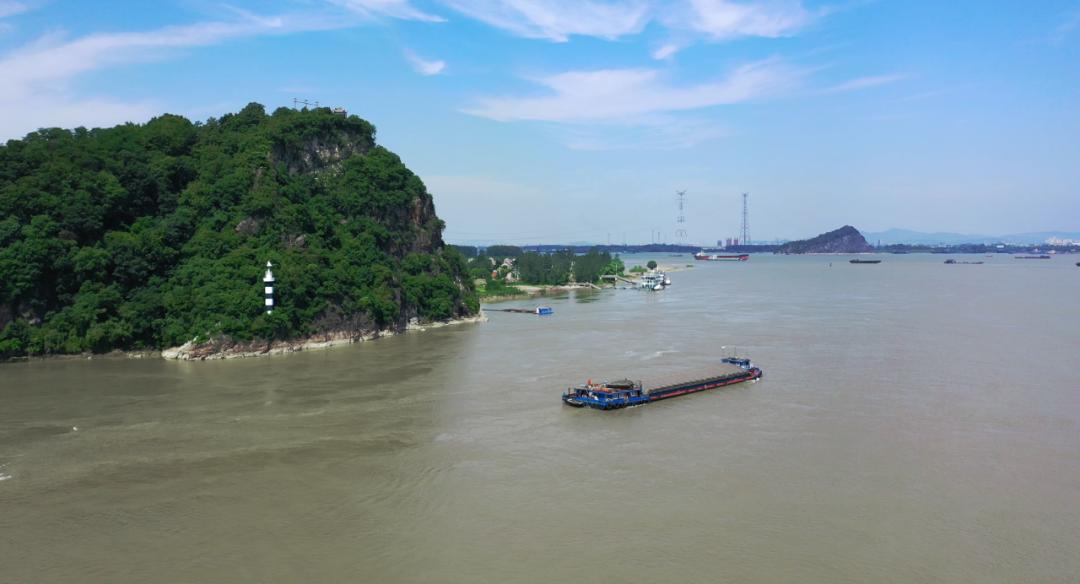 天门山就在马鞍山把《望天门山》唱给你听经典传唱人胡彦斌本期节目中