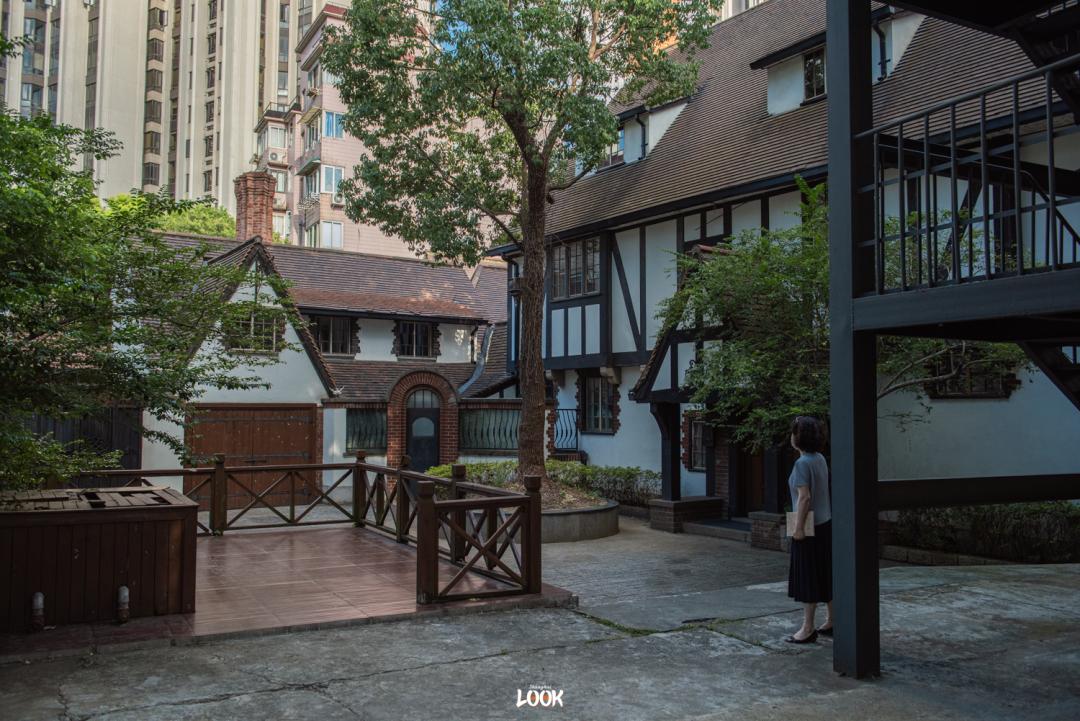 邬达克故居这条路上的幸福里,原本是上海橡胶制品研究所的老厂房,在