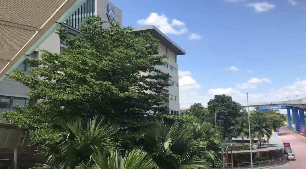 图3  莫纳什大学马来西亚分校的主楼②
