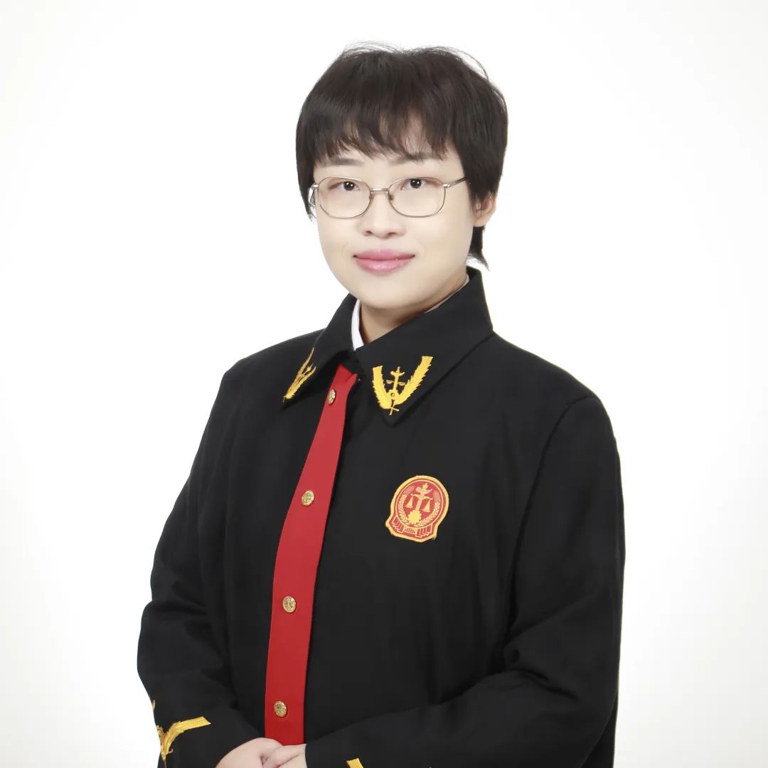 奋进西法人张冰洁不以事小而不为一枝一叶总关情