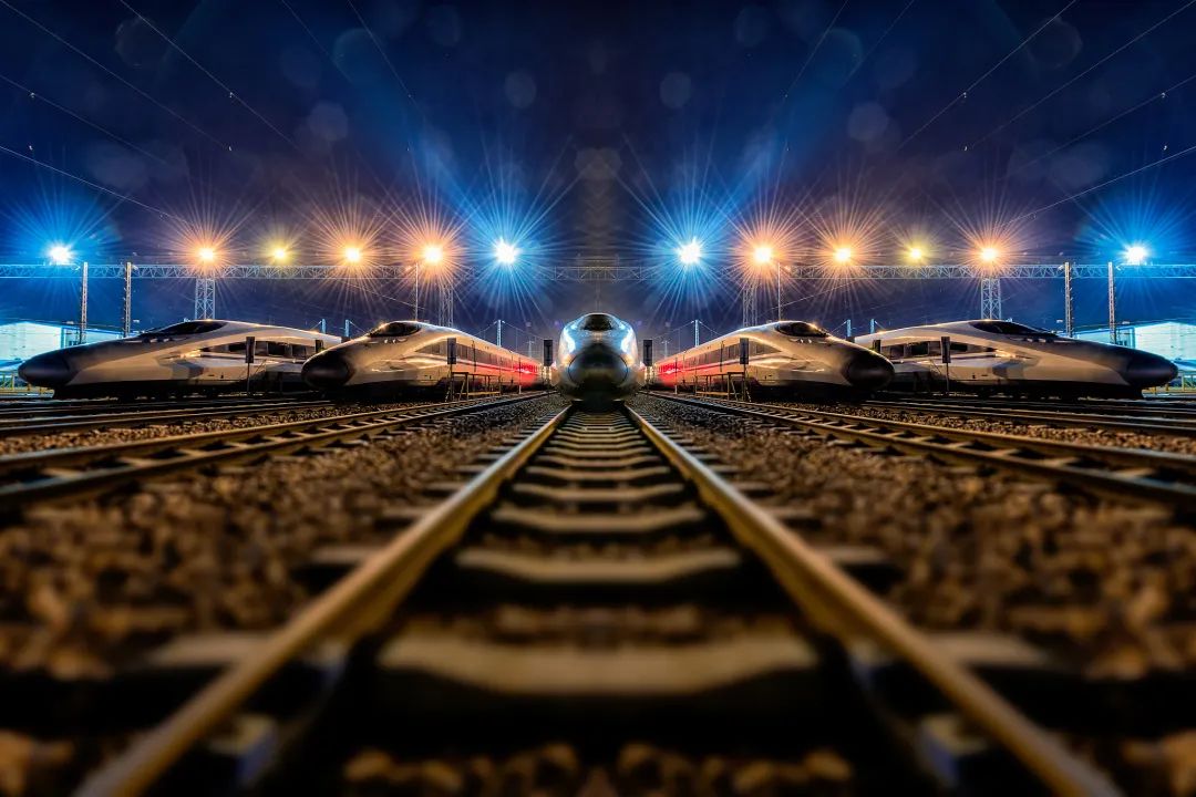 风雨无阻奔向复兴中国铁路昆明局集团铁路改革发展25周年巨变