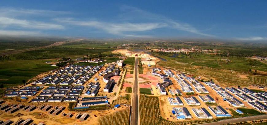 鸟瞰沙圪堵 ↑88十二连城乡蓿亥图村全貌 ↑88那就是日新月异用一